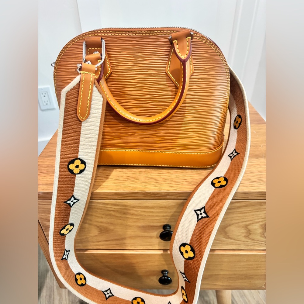 Louis Vuitton Alma BB Epi Leather with Strap
